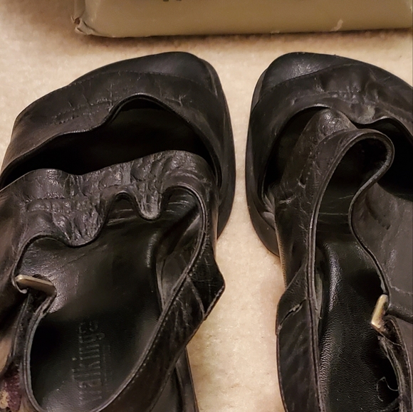 Walking Co. Women's Black Sandals w/ Original Box - Picture 11 of 16